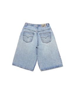 (Category: ) located in . Submitted by bottomsup_lootfinds (Listing ID 1470587624, Image 1). Description: .