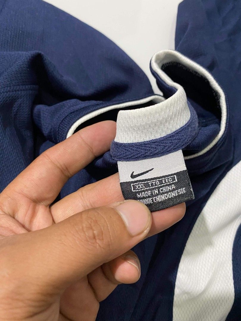 Vintage nike (Category: Tshirts & Polo Shirts ) located in Manila. Submitted by thereal_jeysiii0225 (Listing ID 1470682780, Image 2). Description: XXL on tag dimes 23.5x29.