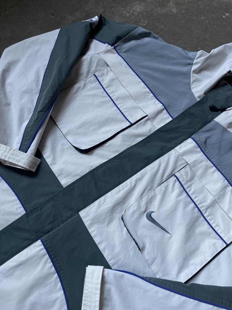 Vintage Nike ACG Color Block Ski Jacket (Category: Coats, Jackets and Outerwear) located in Santiago. Submitted by ace.stuff (Listing ID 1470629320, Image 3). Description: No issues In good conditions Embroidered Logo cool design Still in good condition for outdoor activities Large to XL fitting DM to purchase.