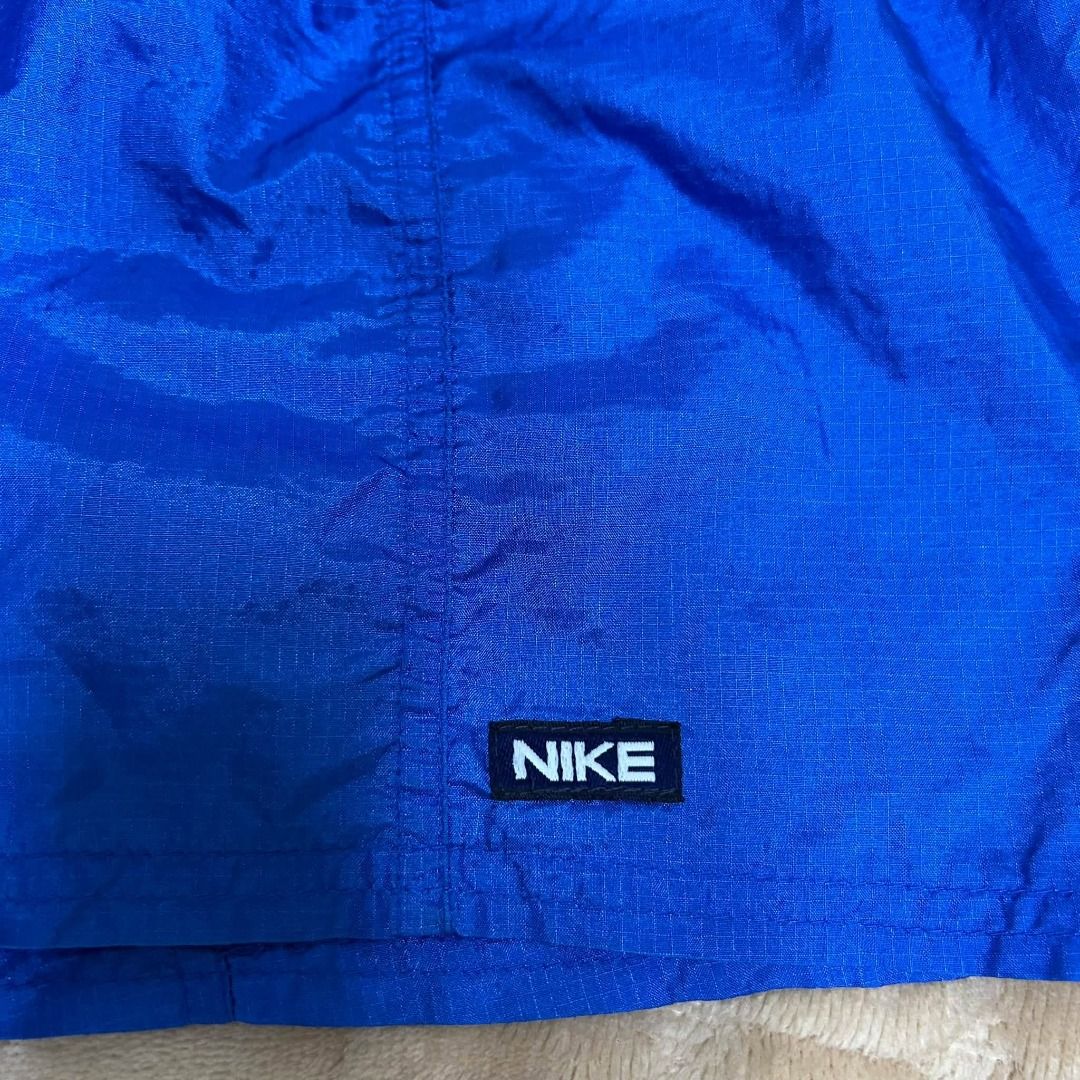 VINTAGE NIKE NYLON SHORT (Category: Shorts) located in Caloocan City. Submitted by j3ngsanity (Listing ID 1470666989, Image 2). Description: SIZE : 27-30x13x14 NO ISSUE.