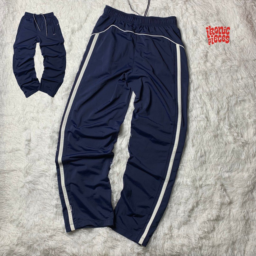 Vintage Nike Trackpants w/ Snap Pockets (Category: Joggers) located in Mandaluyong City. Submitted by ikonicpieces (Listing ID 1470725917, Image 1). Description: Dimes: W: 27” - 32” L: 41” Front Rise: 11.5” Leg Hole: 8” Size on tag: S (Fits S - M) Color rate: 9/10 Condition: 9/10 Issue: X MINE: 749 + SF 💳 PAYMENT: GCash / GoTyme 🚚 SHIPPING: J&T every Wed, Sat & Sun. Payment first before shipping. 📍 PLEASE NOTE -Thrifted item. Please manage you