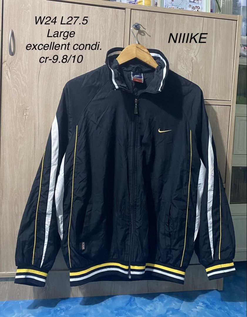 Vintage Nike windbreaker jacket (Category: Coats, Jackets and Outerwear) located in Binan City. Submitted by rnj_affordable (Listing ID 1470728517, Image 2). Description: off/legit only no issue.