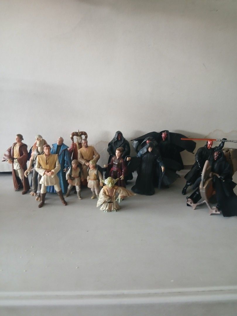 Vintage original Star wars prequel figures (Category: Vintage Collectibles) located in Quezon City. Submitted by lorenzomarcalain (Listing ID 1470580070, Image 1). Description: Darth maul Darth sidious Yoda Qui gon jin Obi wan kenobi Anakin Skywalker Jarjar binks Padme Amidala 200 each 2k take all .
