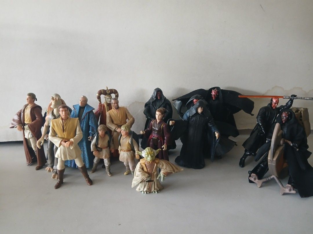 Vintage original Star wars prequel figures (Category: Vintage Collectibles) located in Quezon City. Submitted by lorenzomarcalain (Listing ID 1470580070, Image 3). Description: Darth maul Darth sidious Yoda Qui gon jin Obi wan kenobi Anakin Skywalker Jarjar binks Padme Amidala 200 each 2k take all .