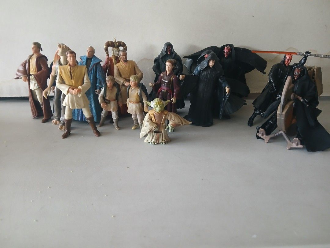Vintage original Star wars prequel figures (Category: Vintage Collectibles) located in Quezon City. Submitted by lorenzomarcalain (Listing ID 1470580070, Image 2). Description: Darth maul Darth sidious Yoda Qui gon jin Obi wan kenobi Anakin Skywalker Jarjar binks Padme Amidala 200 each 2k take all .