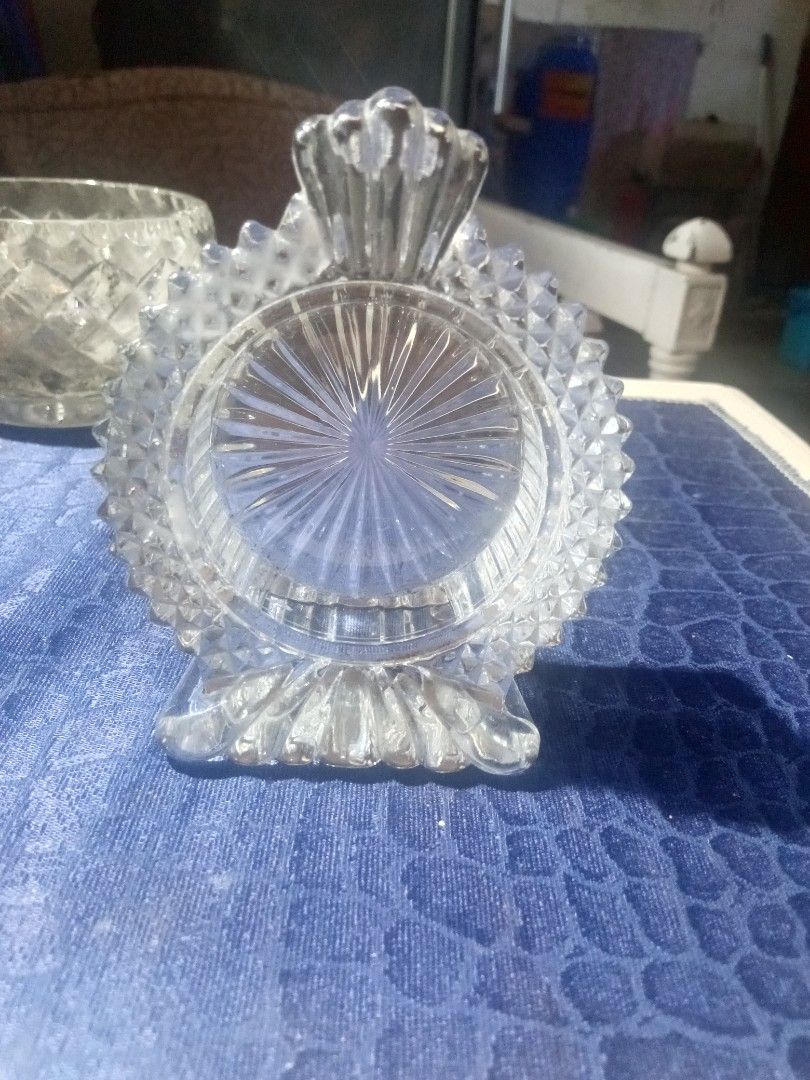 Vintage Ornate Lead Crystal Clock holder (Category: Clocks) located in Marikina City. Submitted by picker_seller17 (Listing ID 1470630618, Image 1). Description: Crystal Clock holder or shelf pedestral Laurel wreath design very rare! .