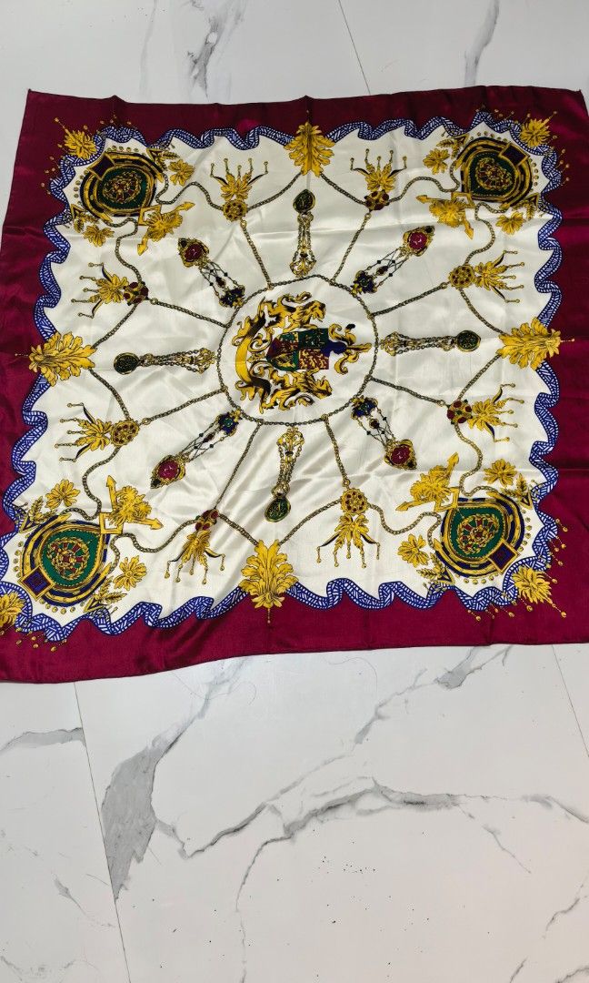 Vintage print large scarf (Category: Activewear) located in Tuguegarao City. Submitted by zenphoenix-7ad615 (Listing ID 1470616694, Image 2). Description: Pretty in actual Nice print Silk.