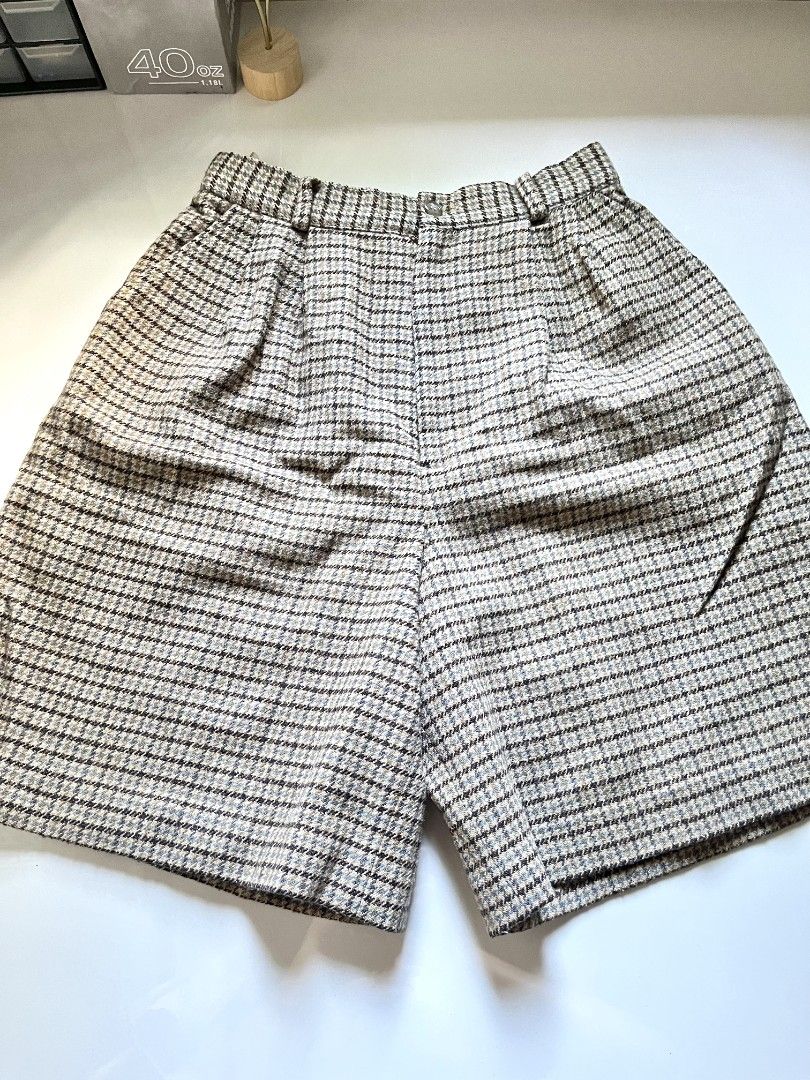 Vintage Retro Shorts (Category: Shorts) located in Cabanatuan. Submitted by ajsar (Listing ID 1470667612, Image 1). Description: size: 27-28.