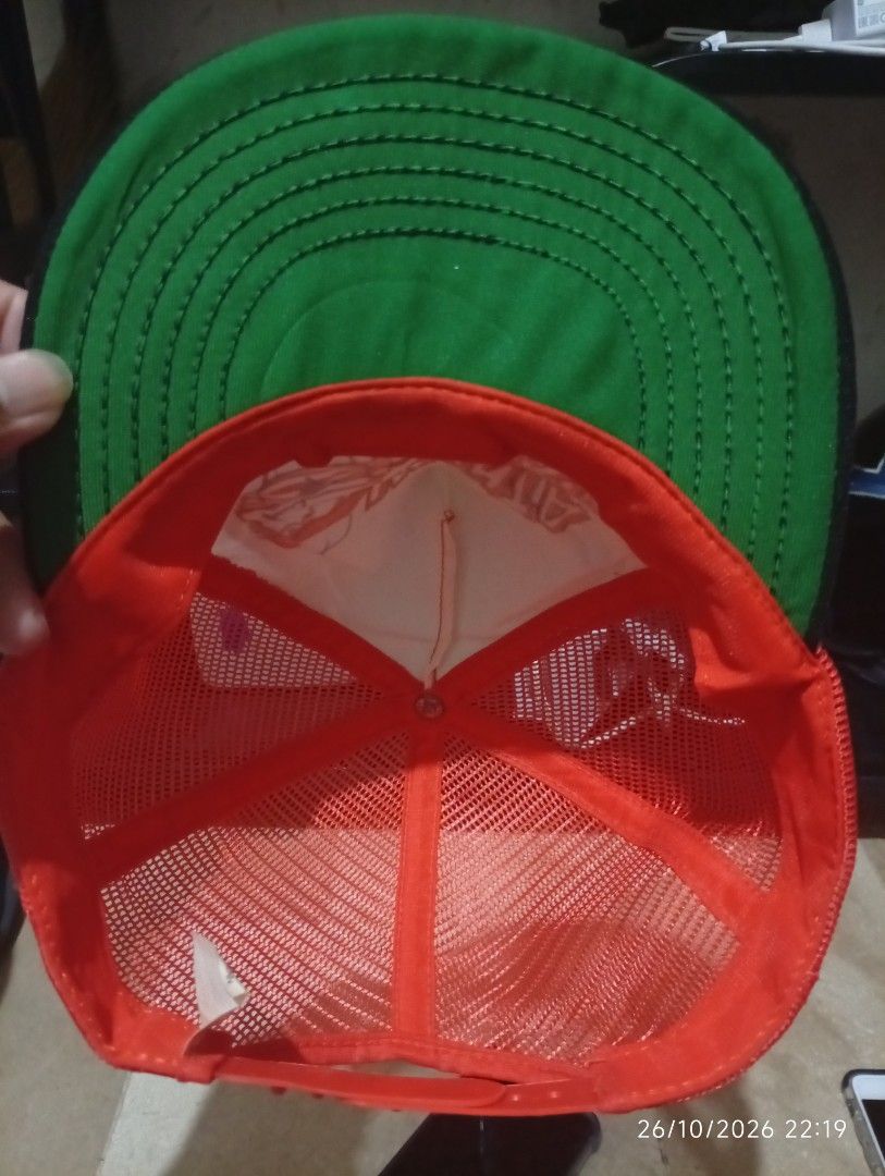 Vintage Wanta Quickie Mesh Trucker Snapback Cap (Category: Caps & Hats) located in Naga. Submitted by bonethugz1822 (Listing ID 1470587161, Image 2). Description: 450 shipped na Excellent condi With issue sa snap may crack at 1 button sira Naga city bicol location.