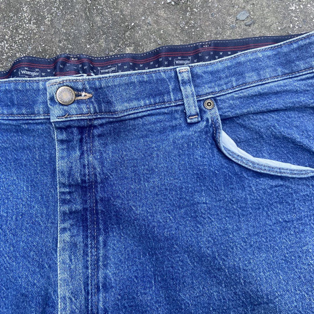 Vintage Wrangler Denim Pants (Category: Jeans) located in Angeles City. Submitted by eriellynngotvintage (Listing ID 1470681802, Image 2). Description: 44 W 42 L 9 Leg Opening Good Condition. See photos for details 440 Angeles City Pampanga.