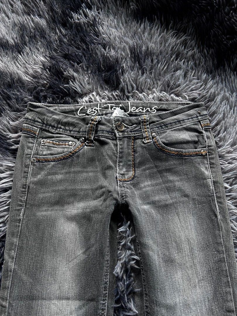 Vintage Y2k Cest Toi Low rise Bootcut Jeans (Category: Jeans) located in Banaybanay. Submitted by prettysixtythrift_17 (Listing ID 1470633582, Image 3). Description: Vintage Y2k Cest Toi Low rise Bootcut Jeans ▪️Waistline: 27 to 32 ▪️Length: 37.5 ▪️Hem: 7.5 ▪️Hips: 15 ▪️Leg Thigh: 9 ▪️Rise: 7 ▪️Inseam: 31 .