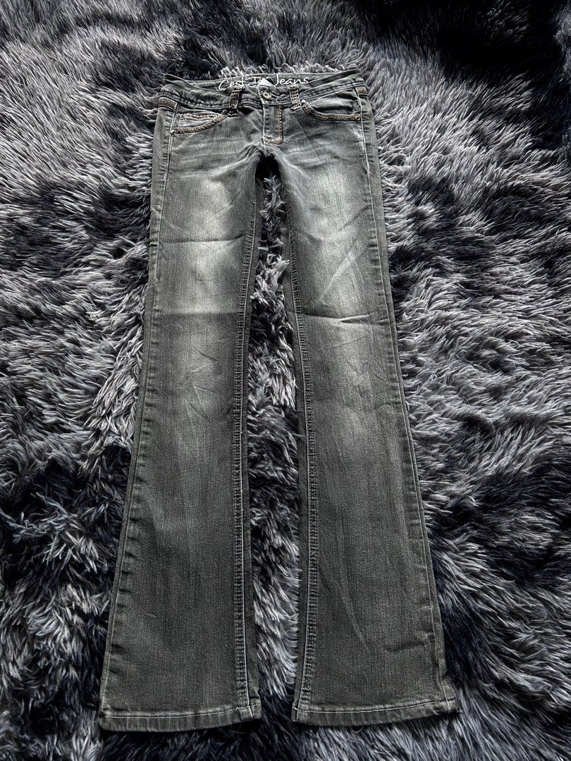 Vintage Y2k Cest Toi Low rise Bootcut Jeans (Category: Jeans) located in Banaybanay. Submitted by prettysixtythrift_17 (Listing ID 1470633582, Image 1). Description: Vintage Y2k Cest Toi Low rise Bootcut Jeans ▪️Waistline: 27 to 32 ▪️Length: 37.5 ▪️Hem: 7.5 ▪️Hips: 15 ▪️Leg Thigh: 9 ▪️Rise: 7 ▪️Inseam: 31 .