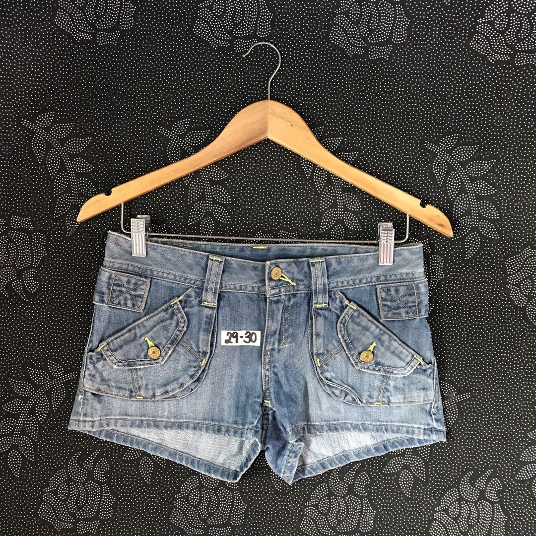 Vintage y2k Micro Short (Category: Vintage Collectibles) located in Dagupan City. Submitted by acelapprl (Listing ID 1470664258, Image 1). Description: .