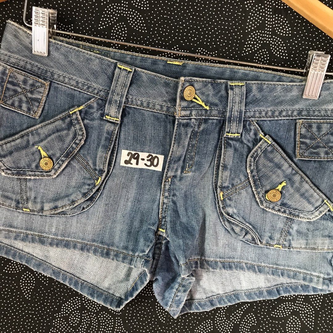 Vintage y2k Micro Short (Category: Vintage Collectibles) located in Dagupan City. Submitted by acelapprl (Listing ID 1470664258, Image 3). Description: .