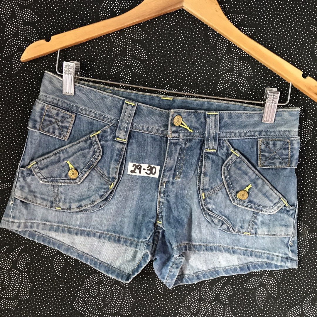 Vintage y2k Micro Short (Category: Vintage Collectibles) located in Dagupan City. Submitted by acelapprl (Listing ID 1470664258, Image 2). Description: .