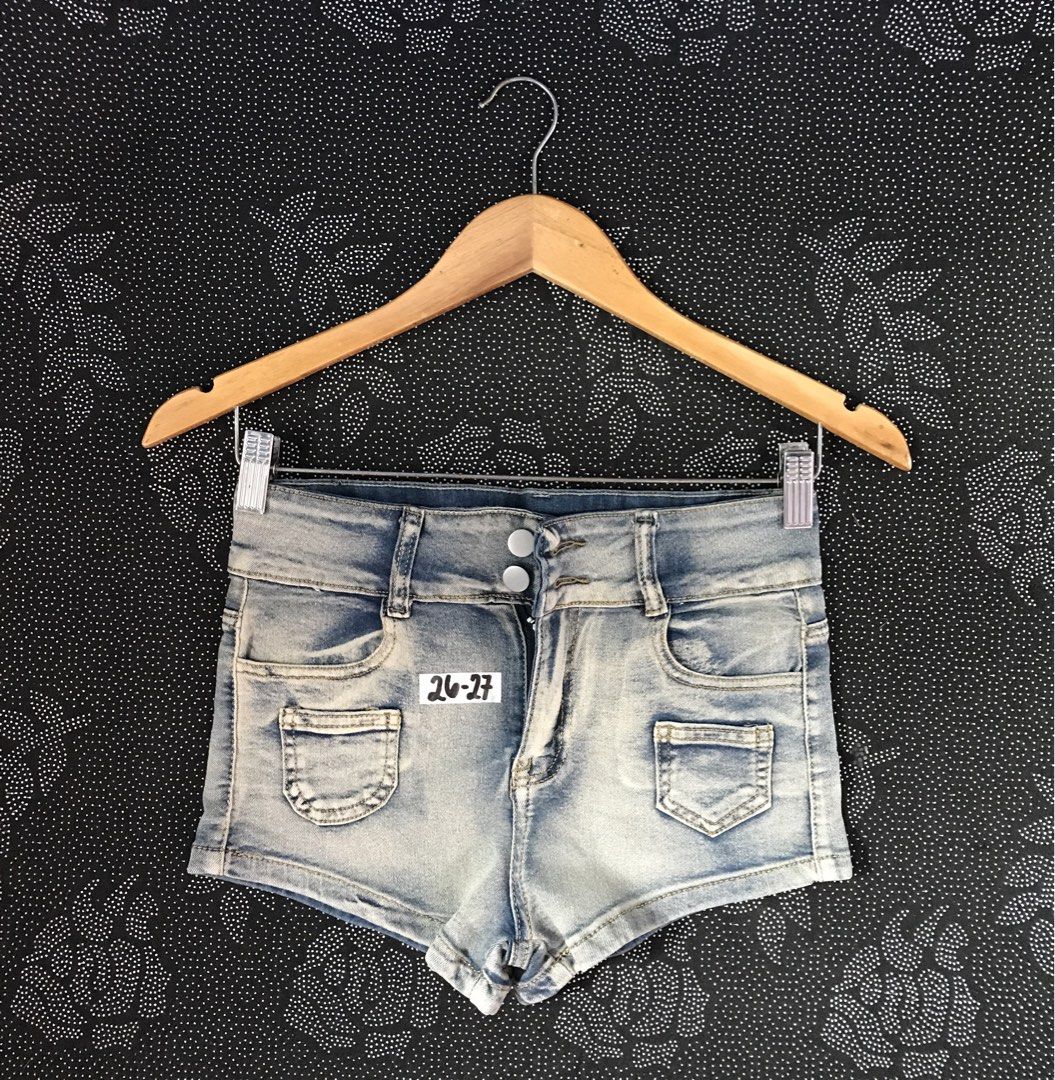 Vintage y2k Shorts (Category: Vintage Collectibles) located in Dagupan City. Submitted by acelapprl (Listing ID 1470663666, Image 2). Description: .