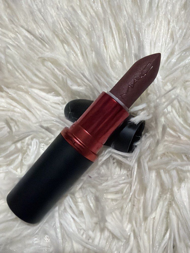 VIVA EMPOWERED MACXIMAL MATTE LIPSTICK (Category: Makeup) located in Pugo. Submitted by caztraine (Listing ID 1470687473, Image 2). Description: 30pcs available .