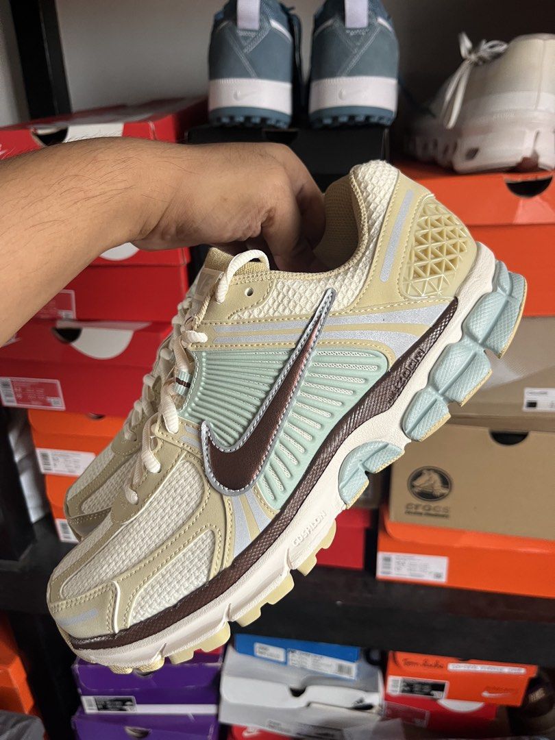 Vomero 5 Team Gold (Category: Casual Shoes) located in Makati City. Submitted by threadsfordays (Listing ID 1470717854, Image 1). Description: Authentic Bnew Sz 8 ₱4000 Mandaluyong area.