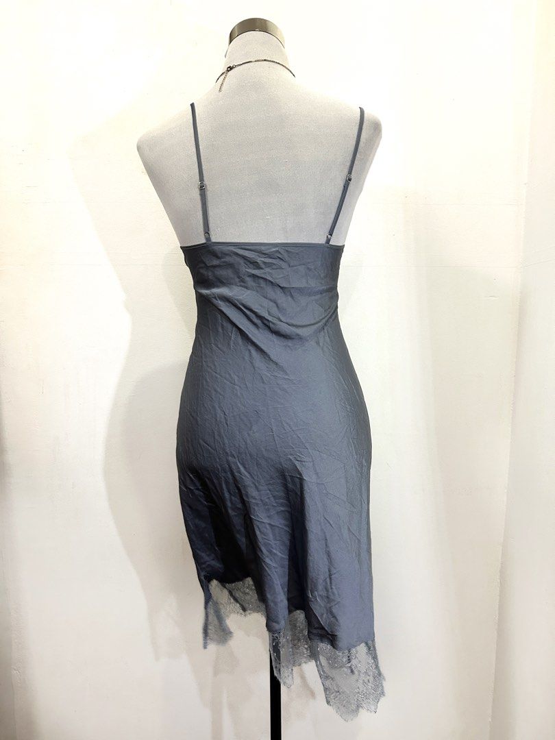 VS Gray Laced Slip Dress (Category: Dresses) located in Quezon City. Submitted by cooroe.mnl (Listing ID 1470693490, Image 3). Description: XS-S , length 40 10/10 .