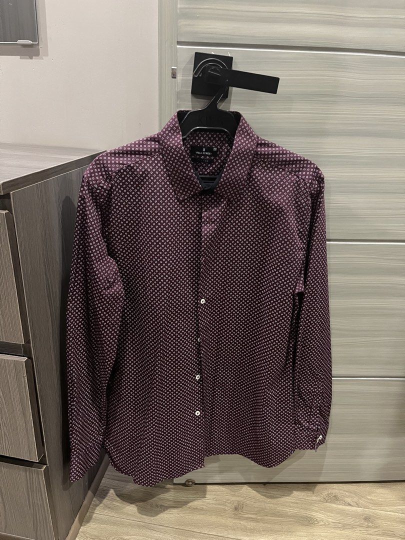 Wallstreet patterned polo (size L) (Category: Formal Shirts) located in Cavite. Submitted by askingryan (Listing ID 1470723739, Image 1). Description: - Premium materials for long-lasting durability - Sleek design with a modern color finish - Compact size, perfect for daily use - Ready for shipping across the Philippines.