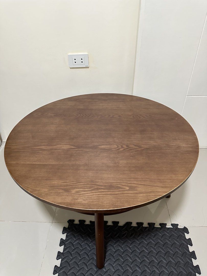 Walnut Coffee Table (Category: Tables & Sets) located in Rizal. Submitted by ilouve (Listing ID 1470583022, Image 2). Description: Walnut Coffee Table Store: Mandaue Age: 1 year used Original Price: $6,650 Selling Price: $4,500 (Slightly Negotiable) Reason for Selling: No longer in use Condition: Minimal scratches, not visible Location: Angono, Rizal Delivery/Pick-Up: Available.
