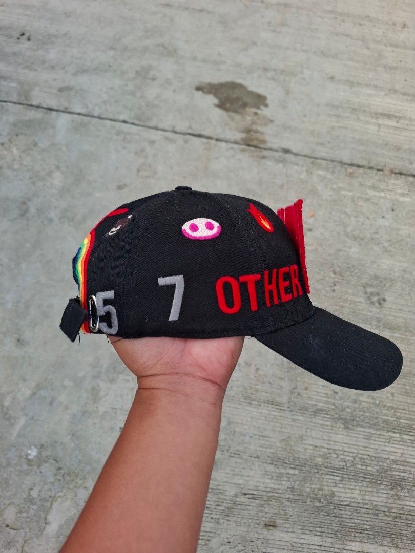 Walter Van Beirendonck Otherworldly Cap FW22 (Category: Luxury Accessories) located in Iloilo. Submitted by mnky.bsns03 (Listing ID 1470659371, Image 3). Description: 9.5/10 Color rate No Issues OSFA.