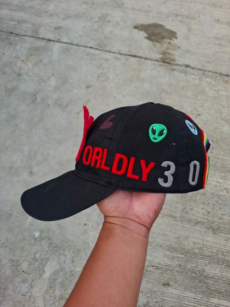 Walter Van Beirendonck Otherworldly Cap FW22 (Category: Luxury Accessories) located in Iloilo. Submitted by mnky.bsns03 (Listing ID 1470659371, Image 2). Description: 9.5/10 Color rate No Issues OSFA.
