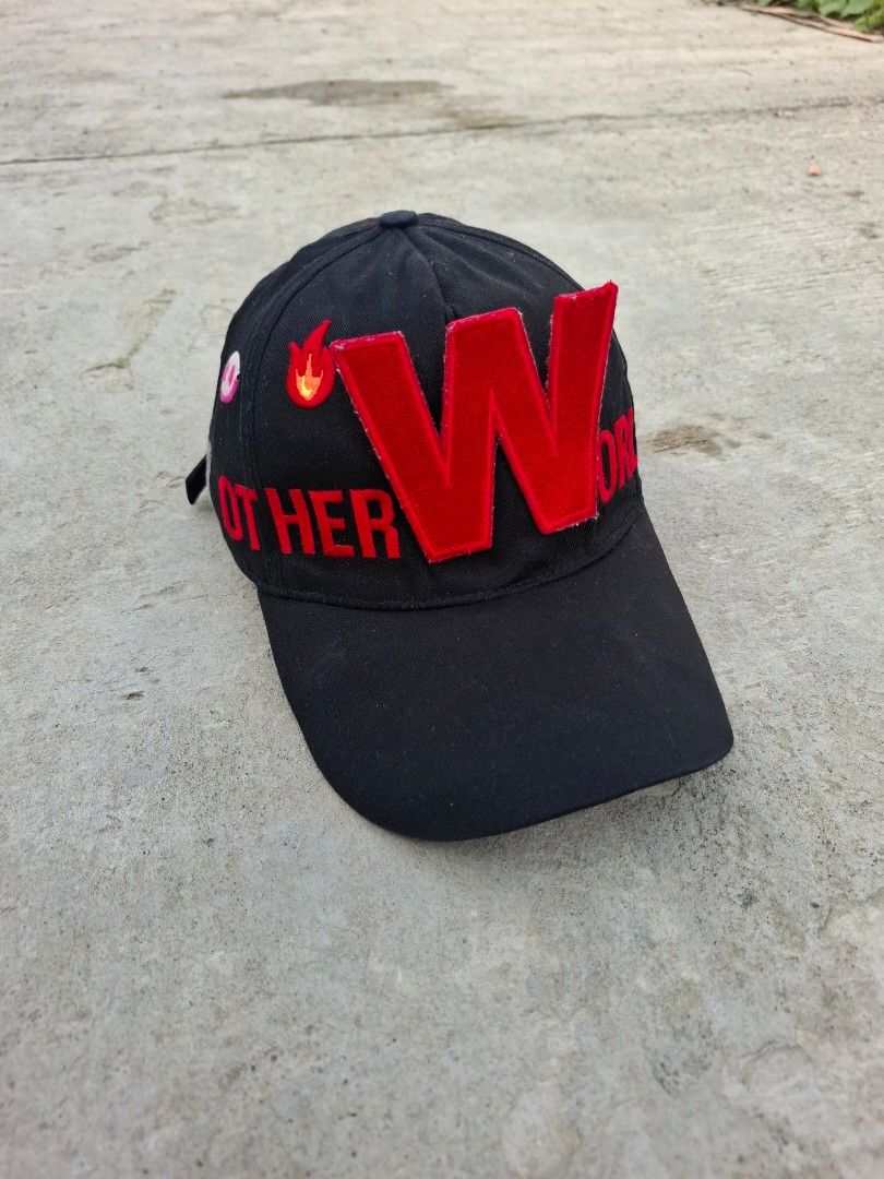 Walter Van Beirendonck Otherworldly Cap FW22 (Category: Luxury Accessories) located in Iloilo. Submitted by mnky.bsns03 (Listing ID 1470659371, Image 1). Description: 9.5/10 Color rate No Issues OSFA.
