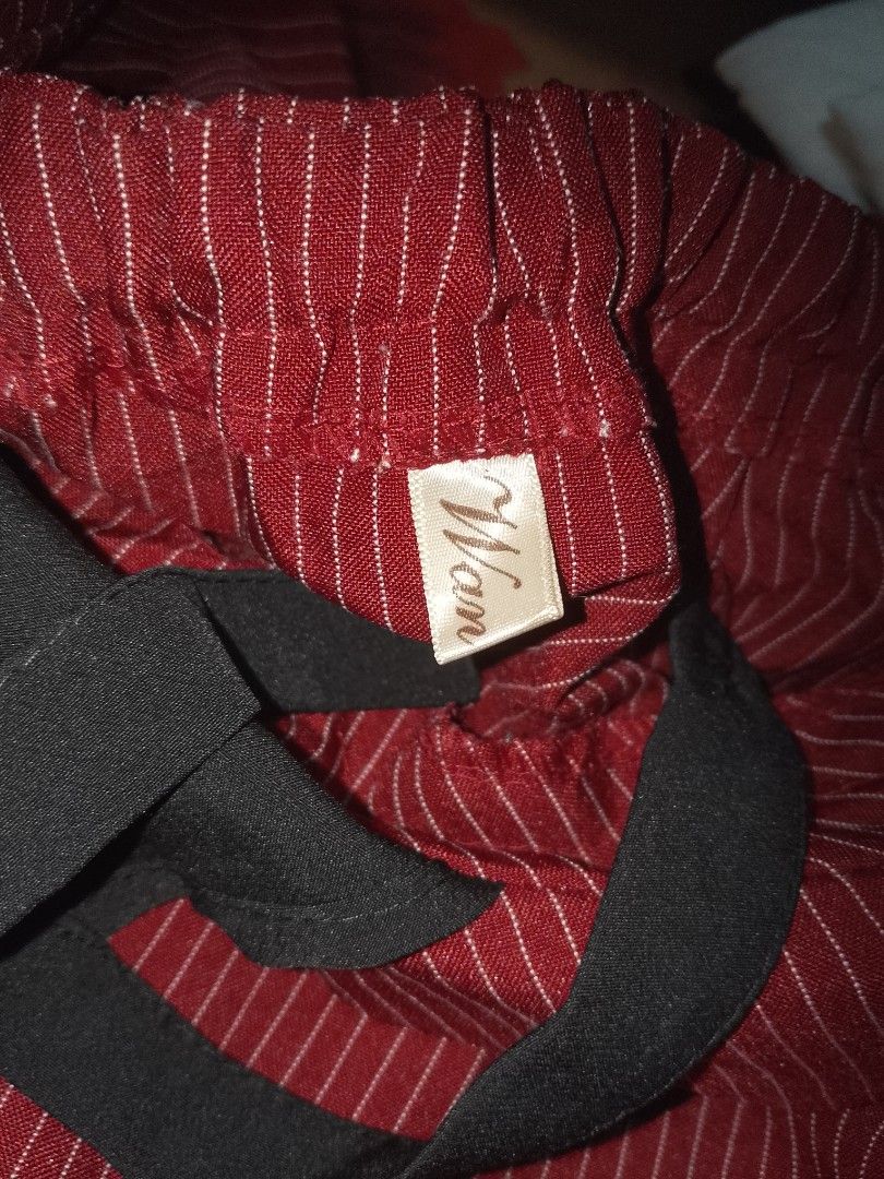 Wan Red Striped Off-Shoulder Long Sleeve Top (Category: Longsleeves) located in Manila. Submitted by sevianna (Listing ID 1470652130, Image 3). Description: Small - semi Medium preloved.