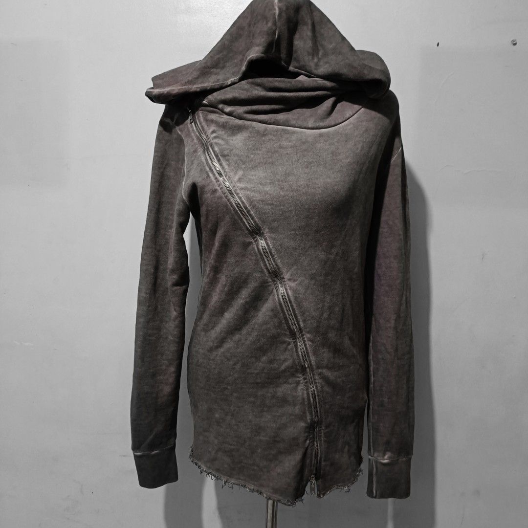 Washed symmetrical hoodie (Category: Activewear) located in Manila. Submitted by saintnoir_archive (Listing ID 1470599216, Image 1). Description: asymmetrical hoodie W20.5 × L27 Good condition.