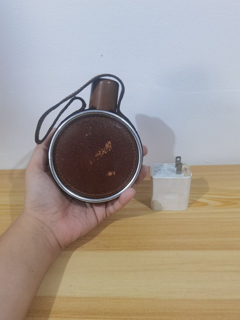 Water Canteen (Category: Water Bottles & Tumblers) located in Taguig. Submitted by kalabasza (Listing ID 1470557560, Image 3). Description: 📌 This is a preloved item. Please manage your expectation. 📌 Actual item posted. Needs linis po. As is. 📌 Product Color may slightly vary due to Photographic Lighting. 📌 Location: Taguig 📌 MOP: GCash. Payment first before ship. 📌 MOD: J&T, LBC, GoGo or Lalamove. 📌 DF/SF at buyer's expense. 📌 No rush s