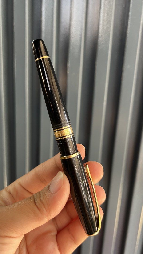 WATERMAN PARIS BALLPOINT PEN (Category: Stationery & School Supplies) located in Baguio. Submitted by vercale (Listing ID 1470561055, Image 2). Description: WATERMAN PARIS BALLPOINT PEN Like New Condition May ink pa po From Personal Box Php 700 only LP 🙏.