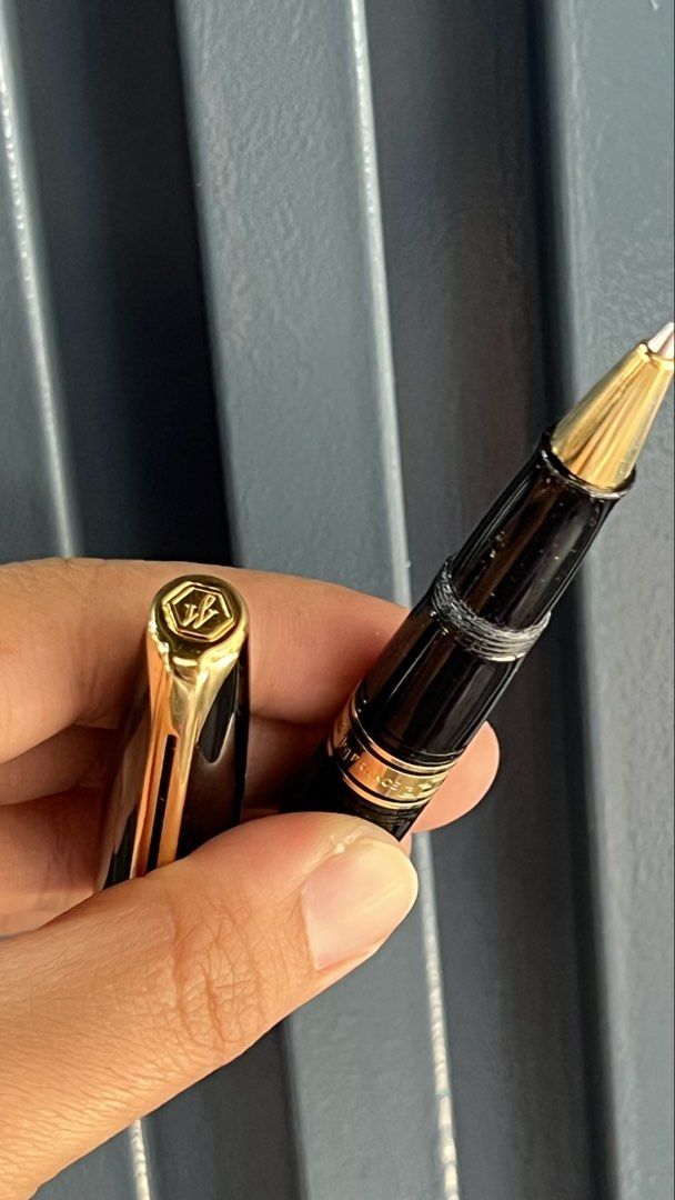 WATERMAN PARIS BALLPOINT PEN (Category: Stationery & School Supplies) located in Baguio. Submitted by vercale (Listing ID 1470561055, Image 3). Description: WATERMAN PARIS BALLPOINT PEN Like New Condition May ink pa po From Personal Box Php 700 only LP 🙏.