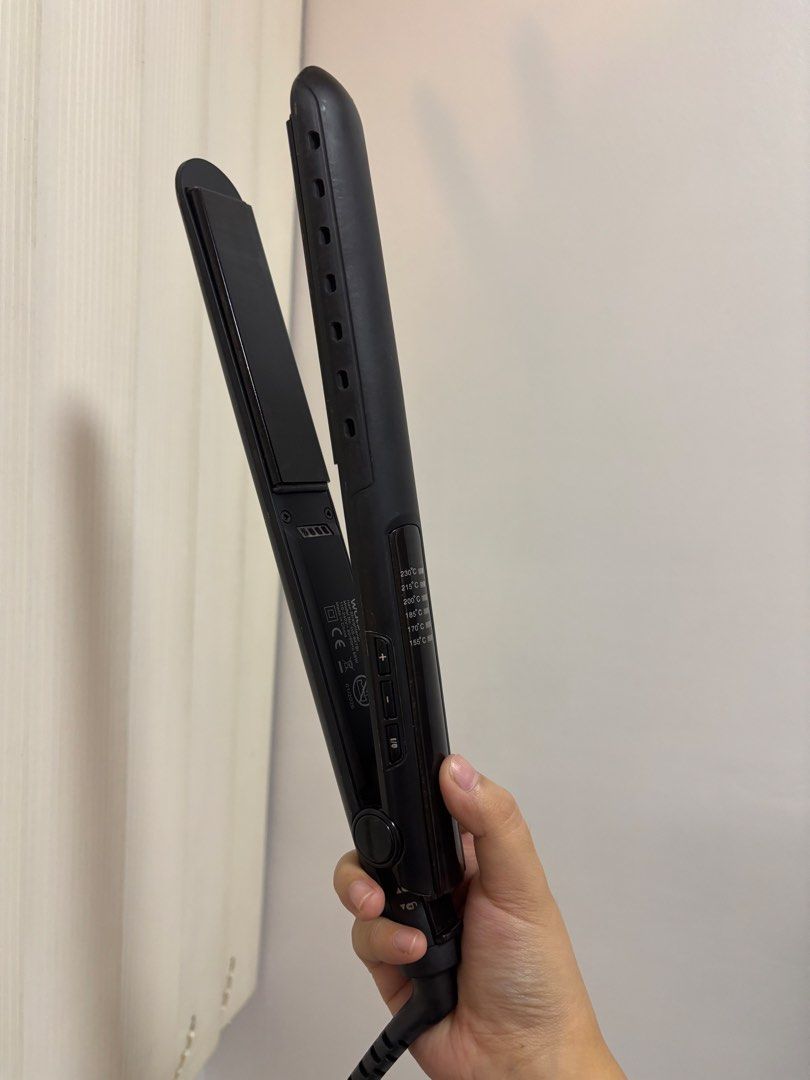 Watsons Hair Straightener (Category: Hair) located in Quezon City. Submitted by angelicaqb (Listing ID 1470648333, Image 1). Description: Watsons Ionic Hair Straightener For delivery 🚚 Loc E. Rodriguez Sr. Avenue.