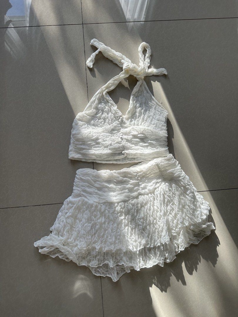 White beach terno (Category: Bikinis & Swimsuits) located in Quezon City. Submitted by byzeya (Listing ID 1470651357, Image 2). Description: ✨ Gently used and well cared for. ✨ Please manage expectations as this is a pre-loved item. 📌 Please note: • Actual color may vary slightly due to lighting. • Please check measurements before purchasing. • No return/refund once sold. 📩 DM to claim. First to pay gets the item.