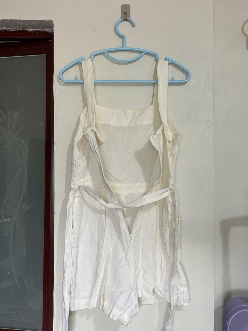 White Casual Shorts Romper (Category: Rompers) located in Cainta. Submitted by pascheey2018 (Listing ID 1470666030, Image 3). Description: .