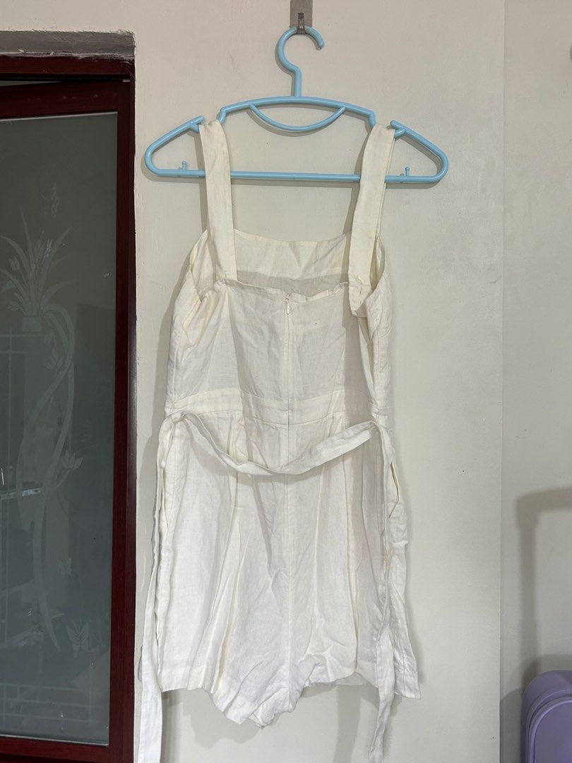 White Casual Shorts Romper (Category: Rompers) located in Cainta. Submitted by pascheey2018 (Listing ID 1470666030, Image 2). Description: .