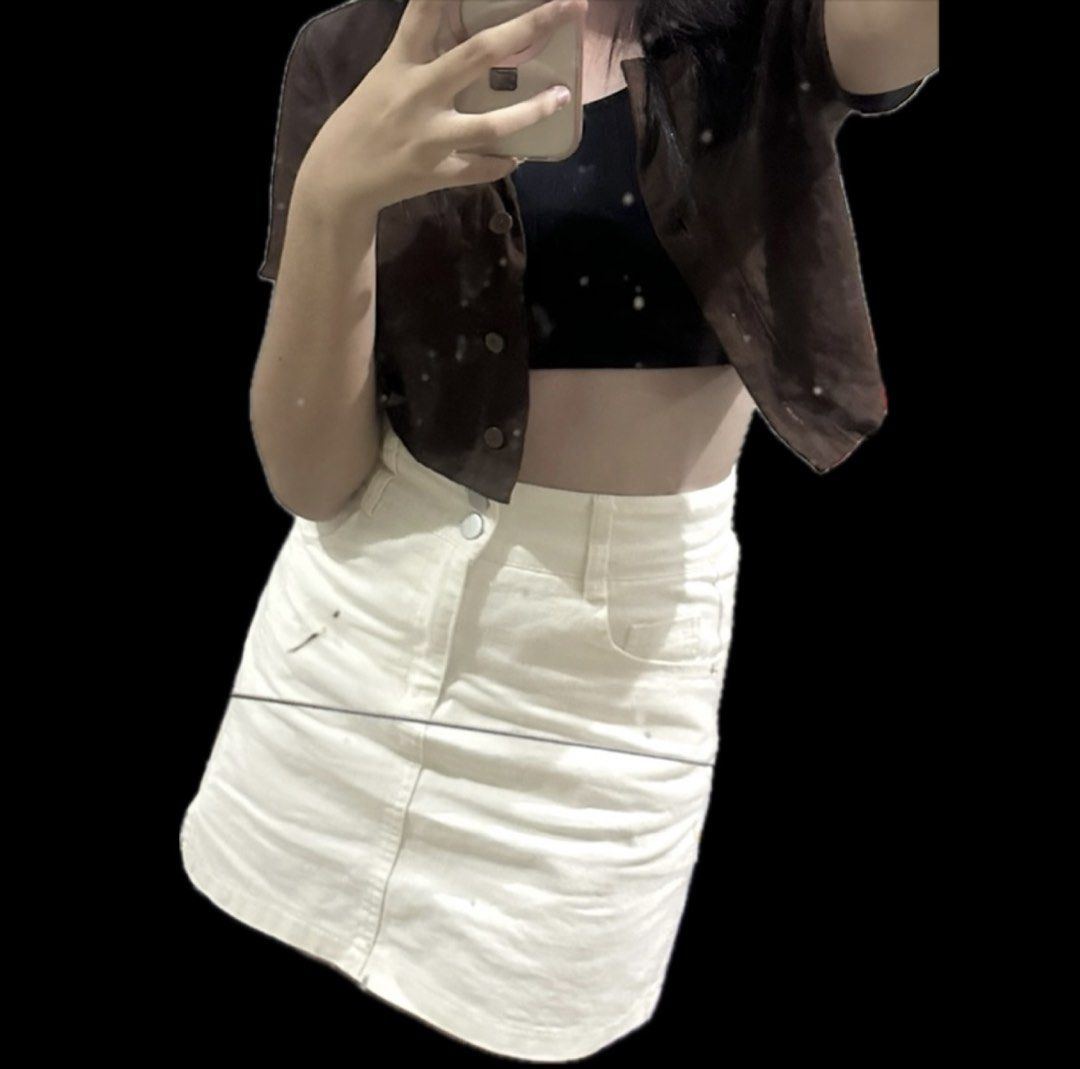 White Denim Skirt (Category: Skirts) located in Manila. Submitted by rearrangemyworld_ (Listing ID 1470682271, Image 2). Description: Good as new! - So cute, can be worn with many tops - Very dainty and girly - Fits frames xs-m.