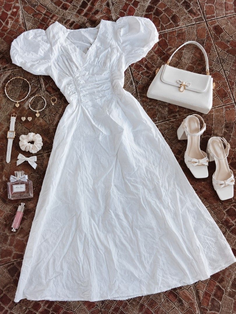 WHITE PUFF SLEEVES BUSTIER LONG MAXI DRESS (Category: Dresses) located in Batangas. Submitted by jaselegance (Listing ID 1470685430, Image 1). Description: Medium to Large Size High Quality Fabric Puffleeves Bustier Style Maxi Long Dress.