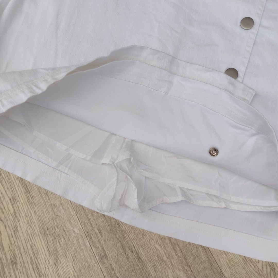 White skirt (Category: Skirts) located in Orani. Submitted by pichie.salvador (Listing ID 1470591688, Image 3). Description: 𐀔 𝑫𝒆𝒏𝒊𝒎 𝑺𝒌𝒊𝒓𝒕 𐀔 ♡ 𝑷𝒓𝒊𝒄𝒆: ₱109 ♡ 𝑾𝒂𝒊𝒔𝒕𝒍𝒊𝒏𝒆: 28" ♡ 𝑳𝒆𝒏𝒈𝒕𝒉: 15" ⚠️ review all photos before claiming. ♡ 𝑪𝒐𝒎𝒎𝒆𝒏𝒕 𝑴𝑰𝑵𝑬 𝒕𝒐 𝒄𝒍𝒂𝒊𝒎! 💳 𝑷𝒂𝒚𝒎𝒆𝒏𝒕 𝒇𝒊𝒓𝒔𝒕 𝒗𝒊𝒂 𝑮𝑪𝒂𝒔𝒉 🛒 𝑻𝒊𝒌𝑻𝒐𝒌 𝑪𝒉𝒆𝒄𝒌𝒐𝒖𝒕 𝒐𝒓 𝑫𝒊𝒓𝒆𝒄𝒕 𝑱&𝑻 📦 📍 𝑷𝒊𝒄𝒌𝒖𝒑: Dwellings, Mulawin, Orani, 