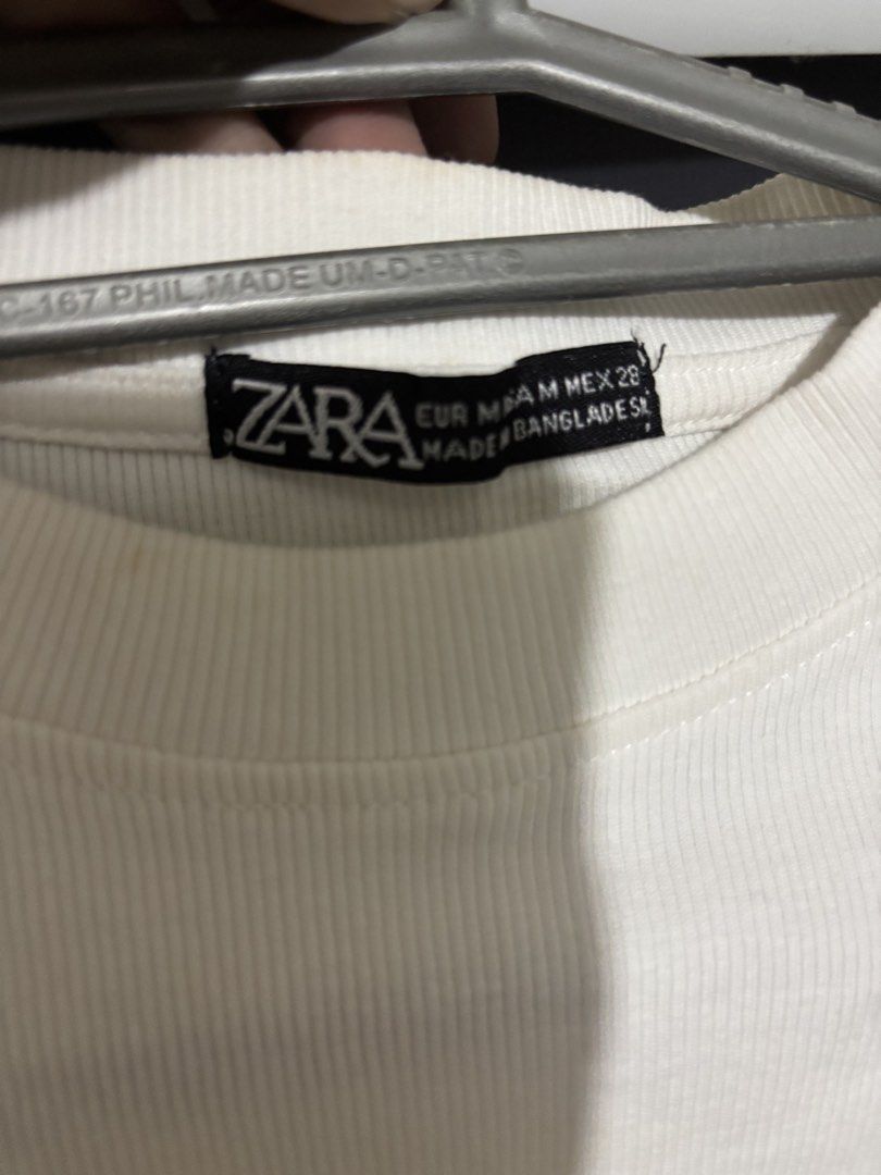 white zara tank top (Category: Sleeveless) located in Manila. Submitted by iyahpreloved_ (Listing ID 1470688039, Image 2). Description: size m-semi l.