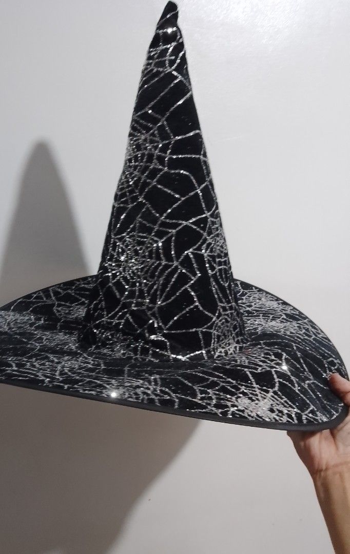 Witch Hat Velvet (Category: Other Accessories) located in Marikina City. Submitted by alexfortu88925 (Listing ID 1470743149, Image 1). Description: Witch hat velvet.