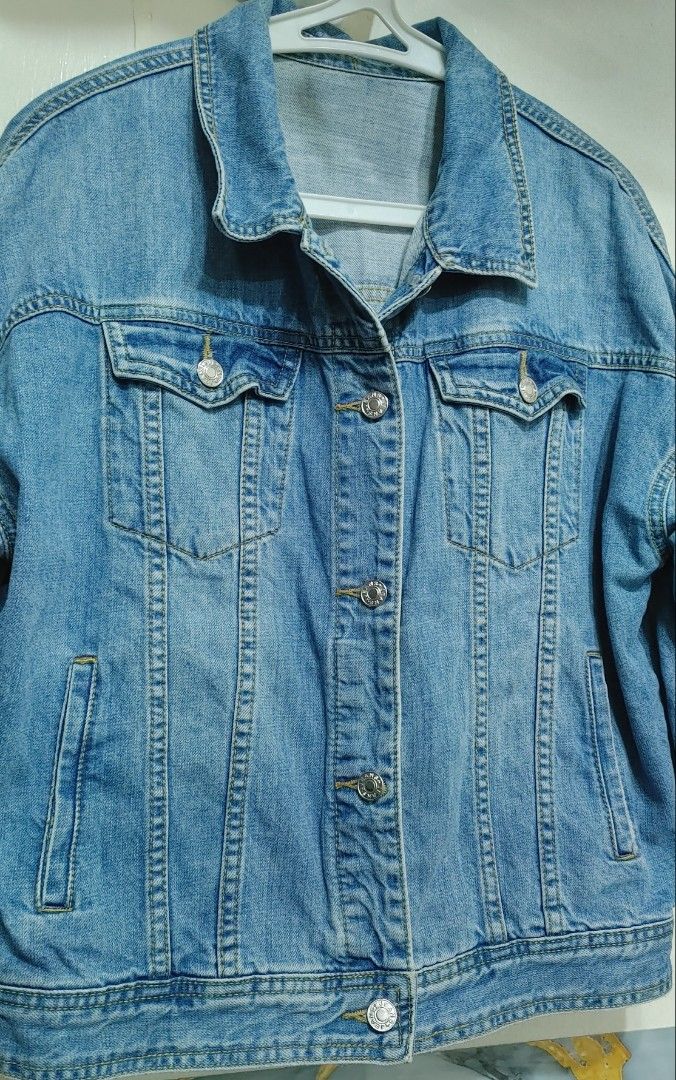 Women's Blue washed Denim Jacket (Category: Coats, Jackets and Outerwear) located in Quezon City. Submitted by chph3rd (Listing ID 1470637475, Image 3). Description: .