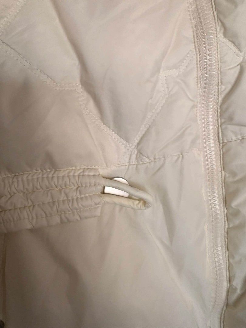 WOMENS CREAM WHITE QUILTED PUFFER JACKET (Category: Coats, Jackets and Outerwear) located in Puerto Princesa. Submitted by wintergarmentshop (Listing ID 1470617703, Image 3). Description: WOMENS CREAM WHITE QUILTED PUFFER JACKET GOOD ASNEW NO ISSUE LARGE TO XL.