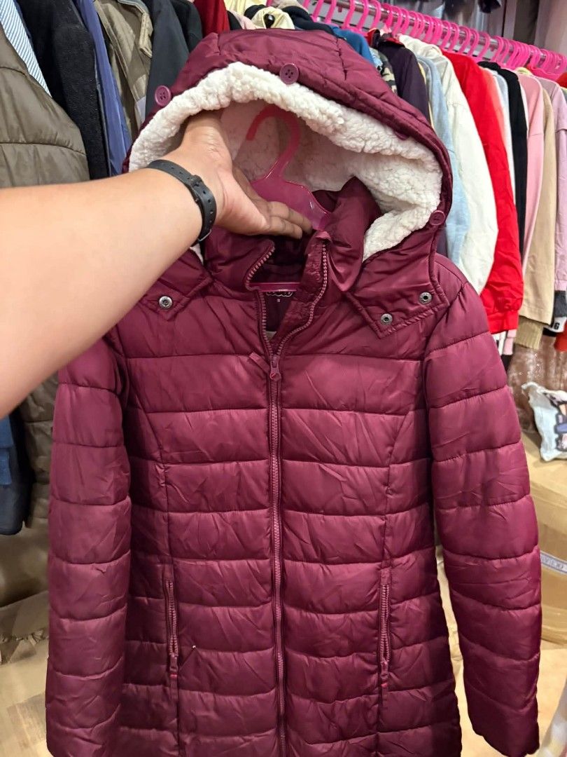 WOMENS LONG LONG PUFFER JACKET (Category: Coats, Jackets and Outerwear) located in Puerto Princesa. Submitted by wintergarmentshop (Listing ID 1470616590, Image 2). Description: WOMENS LONG PUFFER JACKET GOOD ASNEW NO ISSUE SMALL SIZE.