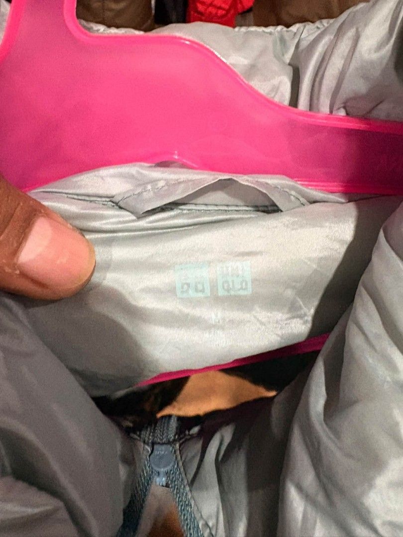 WOMENS UNIQLO LIGHT WEIGH PUFFER JACKET (Category: Coats, Jackets and Outerwear) located in Puerto Princesa. Submitted by wintergarmentshop (Listing ID 1470617470, Image 3). Description: UNIQLO LIGHT WEIGHT PUFFER JACKET EXCELLENT NO ISSUE MEDIUM.