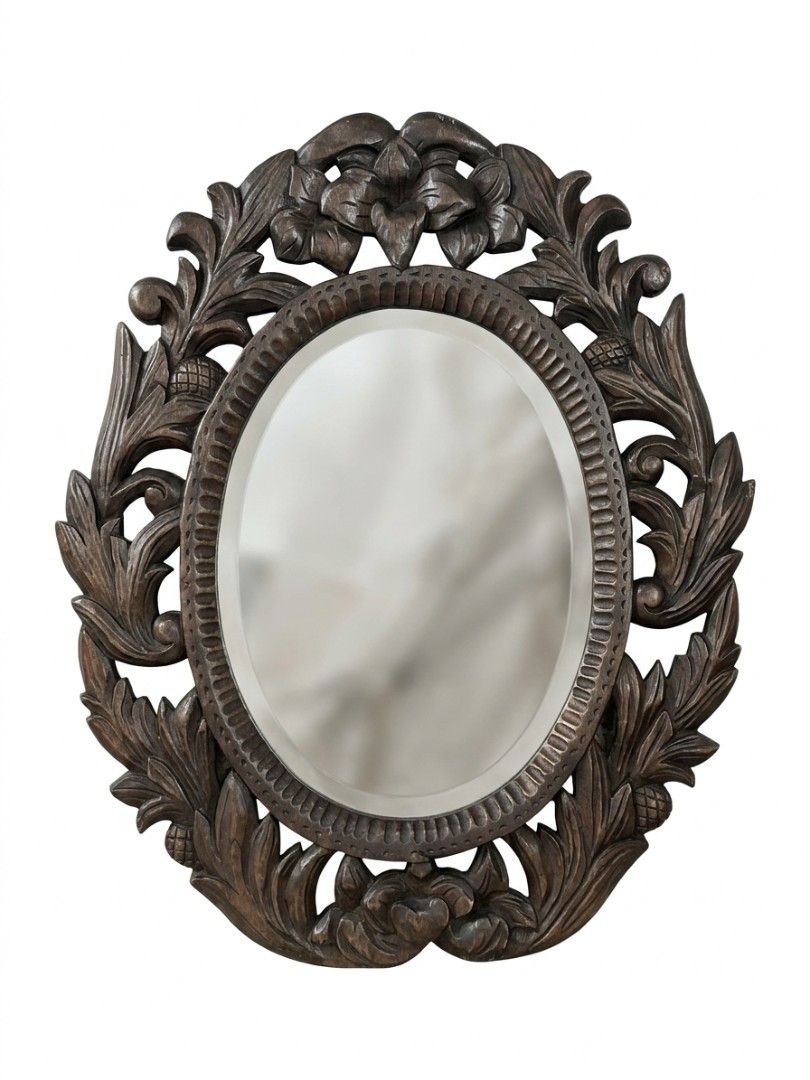 wooden ornate vintage mirror (Category: Mirrors) located in Bulacan. Submitted by duncayow (Listing ID 1470647112, Image 1). Description: .