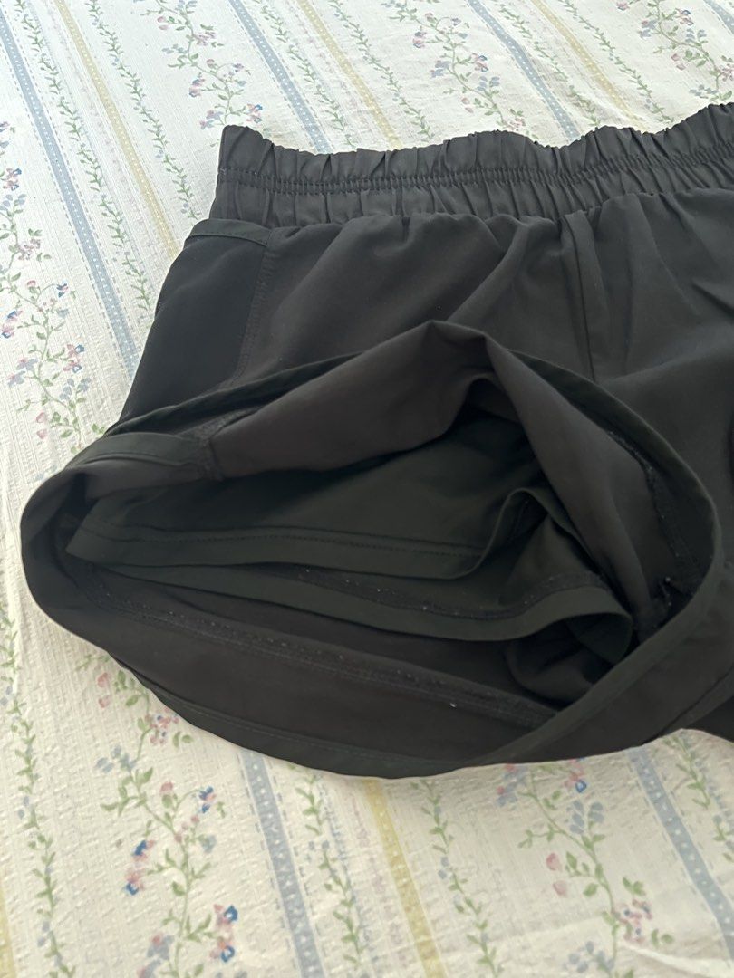 Workout shorts (Category: Activewear) located in Abucay. Submitted by carlanavrr (Listing ID 1470608449, Image 2). Description: .