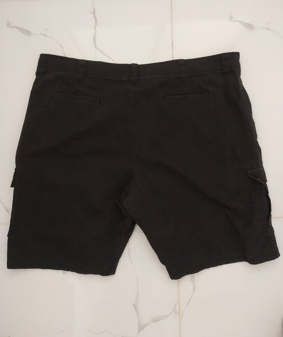 Wrangler cargo short 42 (Category: Shorts) located in Trece Martires City. Submitted by cee_sar (Listing ID 1470667597, Image 2). Description: W 32 X L 43 leg open 7.