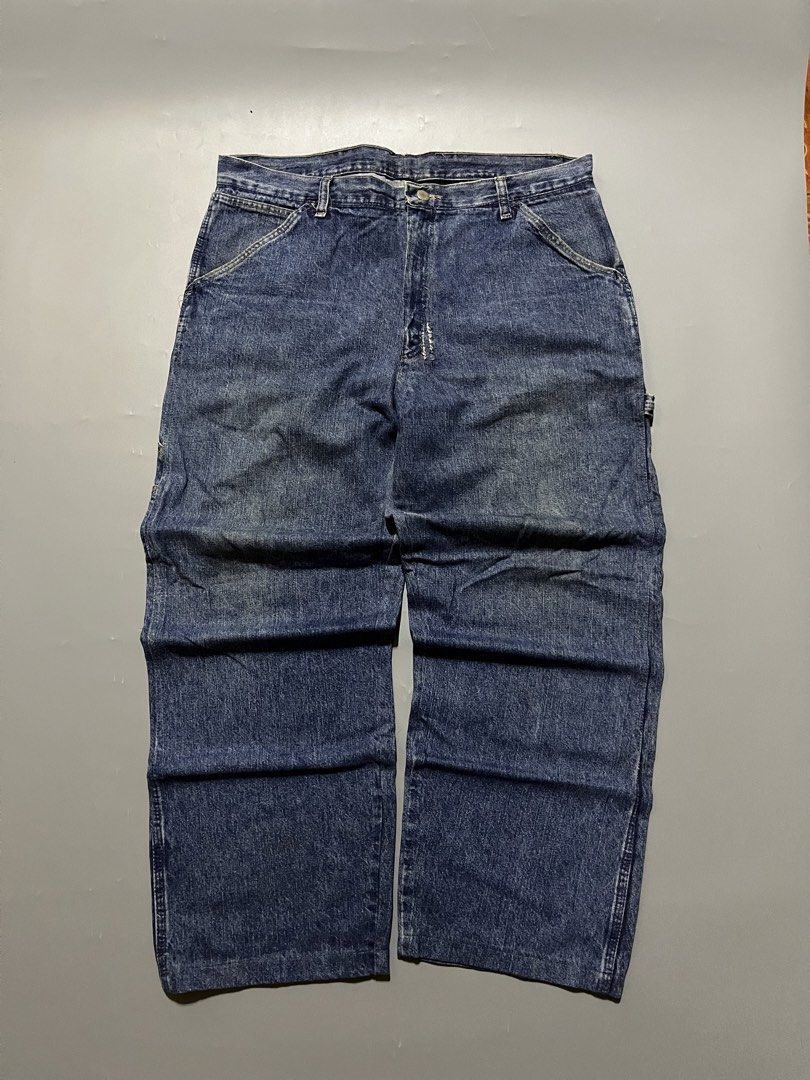 WRANGLER CARPENTER PANTS💋 (Category: Jeans) located in Santa Cruz. Submitted by __incognito (Listing ID 1470664195, Image 2). Description: WRANGLER CARPENTER PANTS💋 36 waistline 38 length -issue see pictures.
